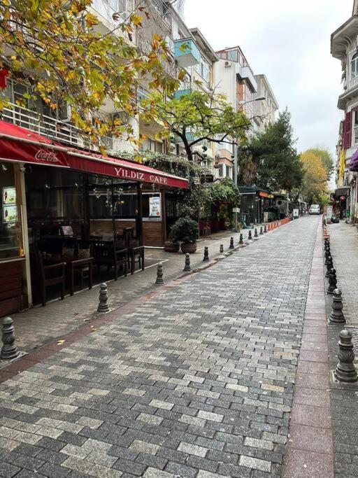 Apartament House In The Center Of Kadikoy Stambuł Zewnętrze zdjęcie